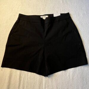 White House Black Market Women’s Shorts Size 8 Solid Black NWT